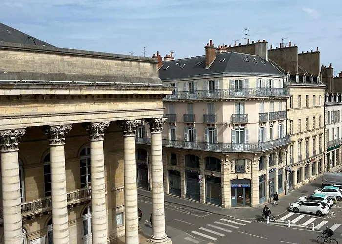 Le Theatre : Centre Historique