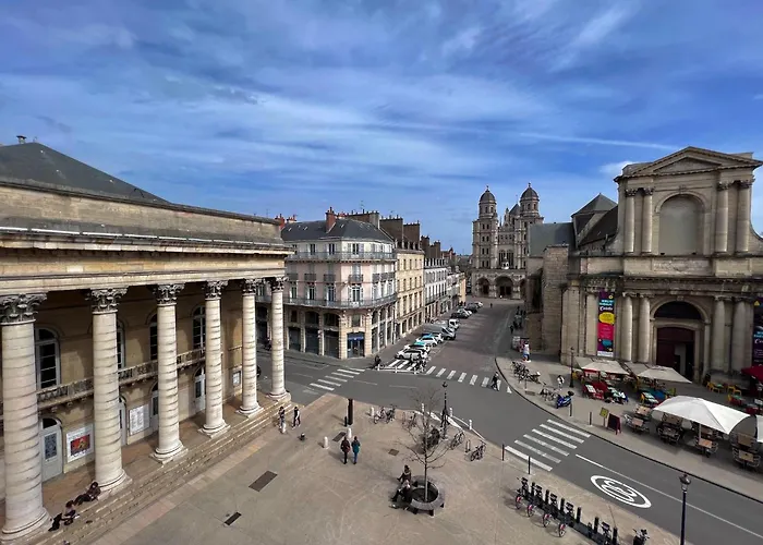 Le Theatre : Centre Historique