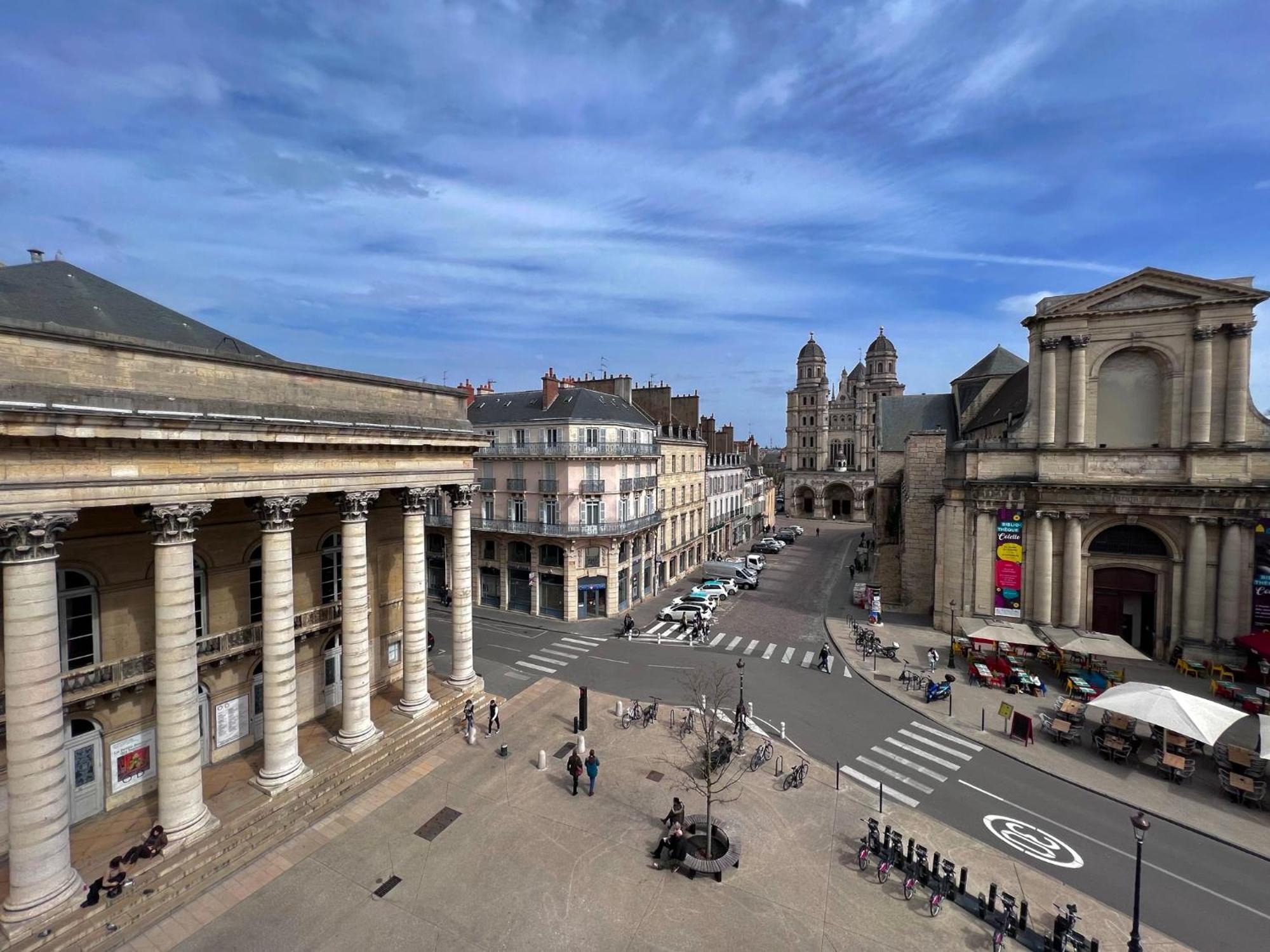 Le Theatre : Centre Historique *